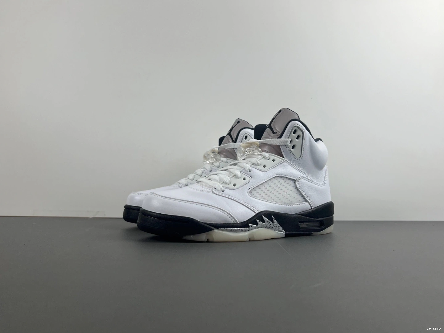 Air DD0587-110 Black White 5 Jordan 0327